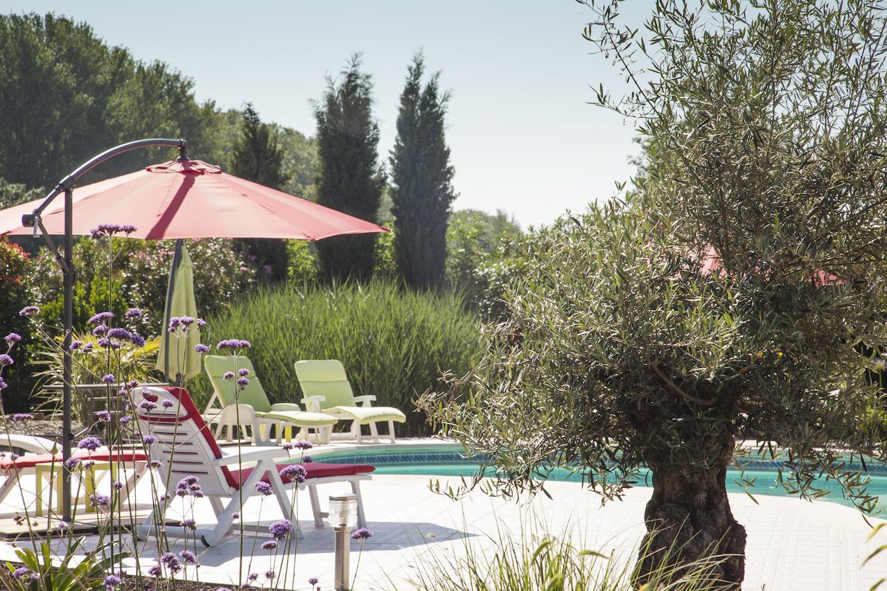 Domaine Les Magasins Bed & Breakfast Bram Екстериор снимка